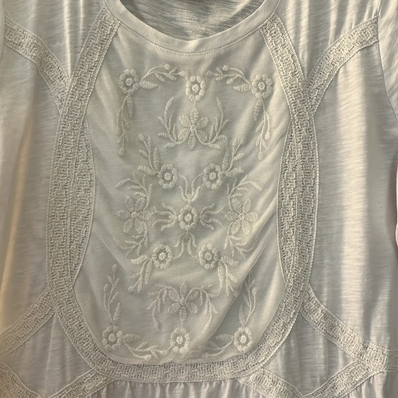 Style & Co. White short sleeved blouse with lacy design on the front. Size XXL. - Picture 3 of 5